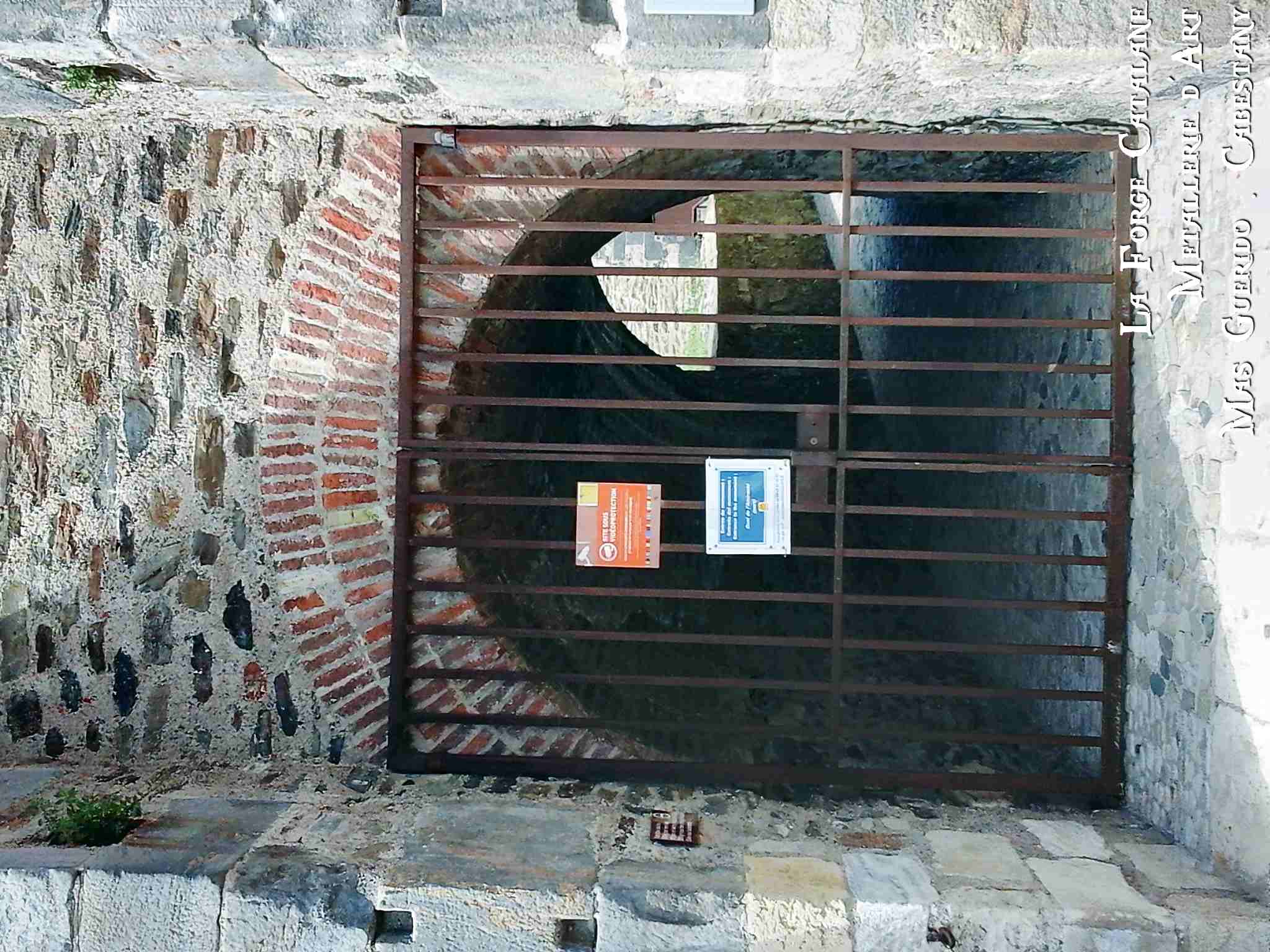 grille de protection fer rouille forge catalane.jpg